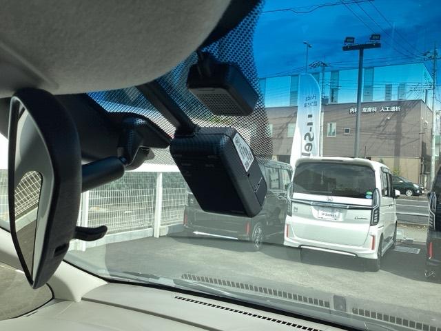 フリード+ G ドラレコ 衝突被害軽減システム 両側電動ドア LEDヘッドライト 横滑り防止機能 ETC車載器 フルセグテレビ オートエアコン DVD再生 シートヒーター スマートキー クルーズコントロール(21枚目)