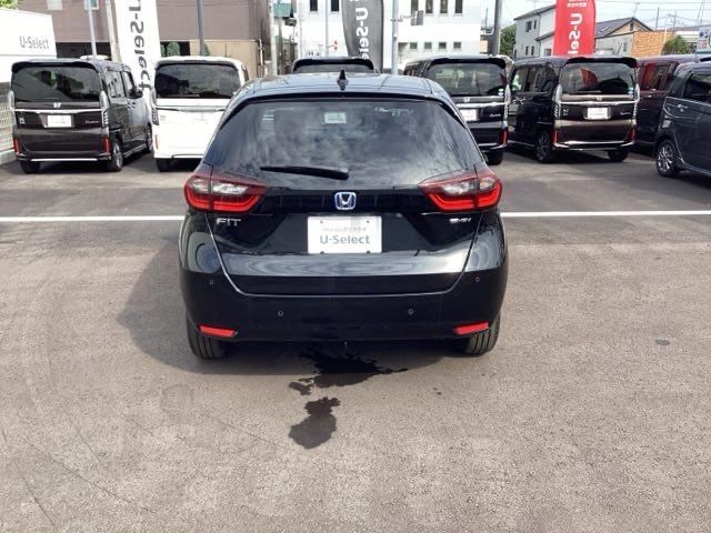 フィット e:HEVホーム 前後誤発進抑制機能 クリソナ 助手席エアバッグ 運転席エアバッグ アイドリングストップ LEDライト バックカメラ ABS サイドエアバッグ オートクルーズコントロール フルセグTV(3枚目)