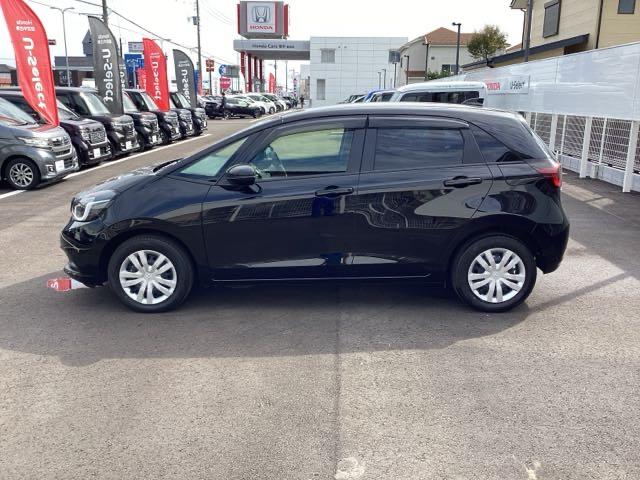 フィット e:HEVホーム 前後誤発進抑制機能 クリソナ 助手席エアバッグ 運転席エアバッグ アイドリングストップ LEDライト バックカメラ ABS サイドエアバッグ オートクルーズコントロール フルセグTV(5枚目)