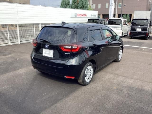 フィット e:HEVホーム 前後誤発進抑制機能 クリソナ 助手席エアバッグ 運転席エアバッグ アイドリングストップ LEDライト バックカメラ ABS サイドエアバッグ オートクルーズコントロール フルセグTV(8枚目)