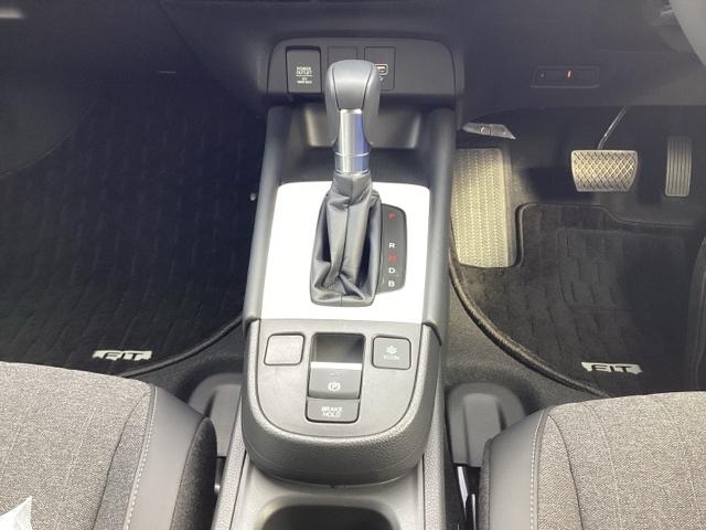 フィット e:HEVホーム 前後誤発進抑制機能 クリソナ 助手席エアバッグ 運転席エアバッグ アイドリングストップ LEDライト バックカメラ ABS サイドエアバッグ オートクルーズコントロール フルセグTV(11枚目)