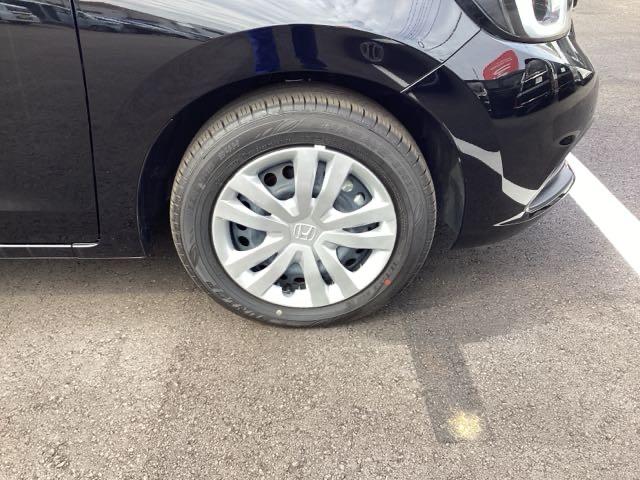 フィット e:HEVホーム 前後誤発進抑制機能 クリソナ 助手席エアバッグ 運転席エアバッグ アイドリングストップ LEDライト バックカメラ ABS サイドエアバッグ オートクルーズコントロール フルセグTV(19枚目)