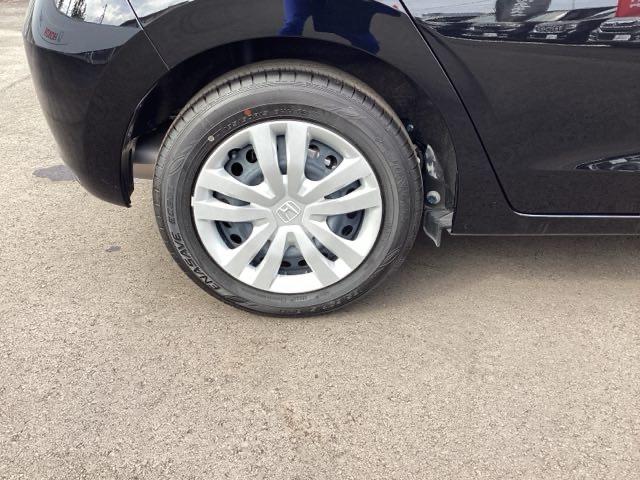 フィット e:HEVホーム 前後誤発進抑制機能 クリソナ 助手席エアバッグ 運転席エアバッグ アイドリングストップ LEDライト バックカメラ ABS サイドエアバッグ オートクルーズコントロール フルセグTV(20枚目)