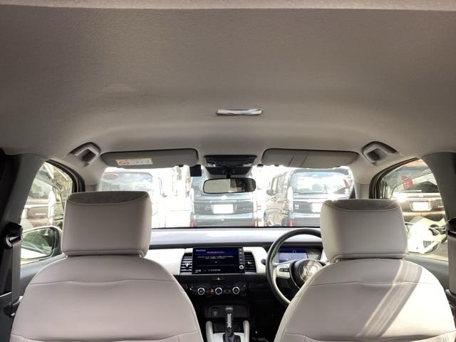 フィット e:HEVホーム 前後誤発進抑制機能 クリソナ 助手席エアバッグ 運転席エアバッグ シートヒーター アイドリングストップ LEDライト バックカメラ ABS サイドエアバッグ フルセグTV DVD再生(12枚目)