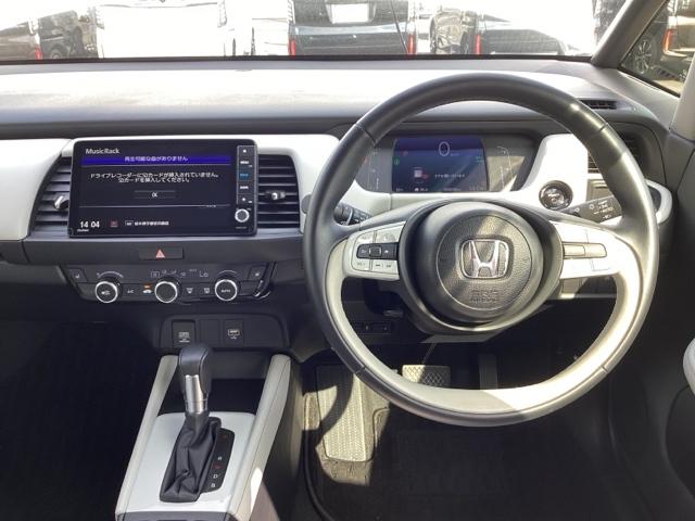 フィット e:HEVホーム 前後誤発進抑制機能 クリソナ 助手席エアバッグ 運転席エアバッグ シートヒーター アイドリングストップ LEDライト バックカメラ ABS サイドエアバッグ フルセグTV DVD再生(15枚目)