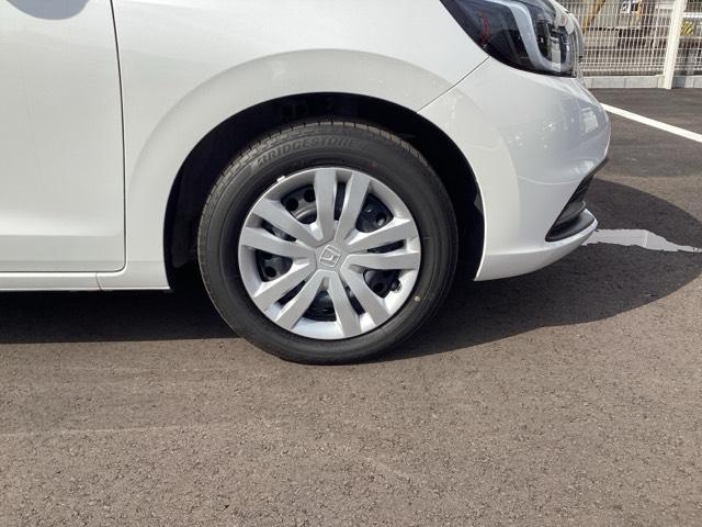 フィット e:HEVホーム 前後誤発進抑制機能 クリソナ 助手席エアバッグ 運転席エアバッグ シートヒーター アイドリングストップ LEDライト バックカメラ ABS サイドエアバッグ フルセグTV DVD再生(19枚目)