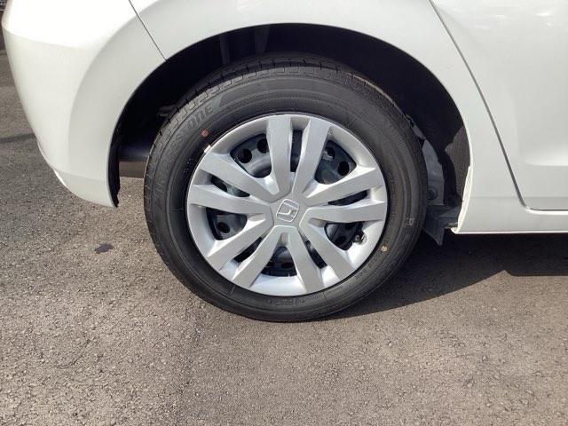 フィット e:HEVホーム 前後誤発進抑制機能 クリソナ 助手席エアバッグ 運転席エアバッグ シートヒーター アイドリングストップ LEDライト バックカメラ ABS サイドエアバッグ フルセグTV DVD再生(20枚目)