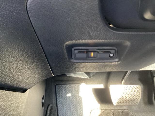 フィット e:HEVホーム 前後誤発進抑制機能 クリソナ 助手席エアバッグ 運転席エアバッグ シートヒーター アイドリングストップ LEDライト バックカメラ ABS サイドエアバッグ フルセグTV DVD再生(23枚目)