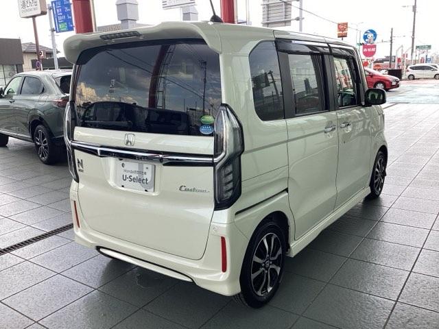 N-BOXカスタム G・Lホンダセンシング 地デジTV 整備記録簿 助手席エアバッグ キーレス アイドリングST セキュリティーアラーム スマ-トキ- リアカメラ ナビTV ETC 前車追従機能 サイドエアバッグ DVD(8枚目)