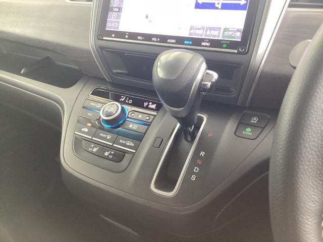 フリード＋ Ｇ・ホンダセンシング　プリクラッシュ　Ｂモニター　両側オートスライドドア　パワーウインド　サイドカーテンエアバック　スマートキー　両席エアバック　前席シートヒーター　ＰＳ　フルセグ　アイドリングＳ（11枚目）