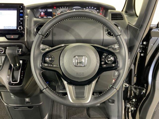 N-BOXカスタム Lターボスタイル+ブラック ターボエンジン スマ-トキ- エアバック 横滑り防止機能 ナビ&TV サイドカーテンエアバック USB接続 クルーズコントロール 助手席エアバッグ 地デジ LEDライト(13枚目)