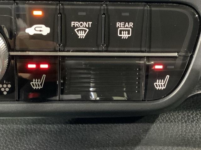 N-BOXカスタム Lターボスタイル+ブラック ターボエンジン スマ-トキ- エアバック 横滑り防止機能 ナビ&TV サイドカーテンエアバック USB接続 クルーズコントロール 助手席エアバッグ 地デジ LEDライト(29枚目)