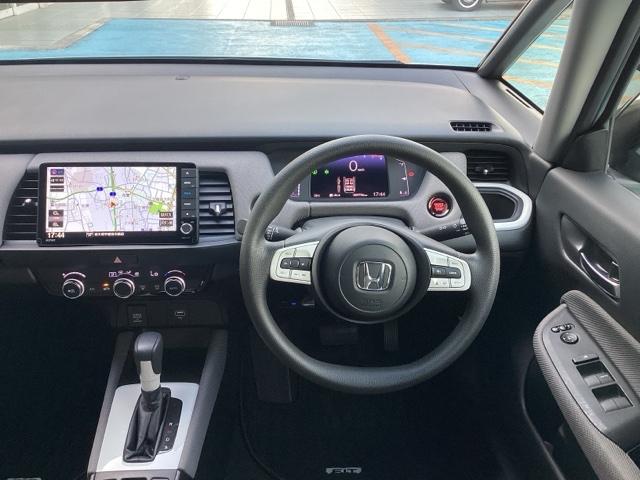 フィット クロスター パーキングセンサー 地デジ Bカメ スマートキ ナビTV Aストップ カーテンエアバッグ クルーズコントロール オートエアコン パワステ 記録簿 Dレコ LEDライト ETC VSA(15枚目)