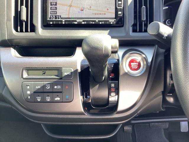 Ｎ－ＷＧＮカスタム Ｇ　フルセグＴＶ　盗難防止システム　横滑防止　アイドルストップ　スマートキープッシュスタート　オートエアコン　パワーウィンドウ　ＥＴＣ　取説記録簿　運転席助手席エアバッグ　ＡＢＳ　運転席エアバッグ（11枚目）
