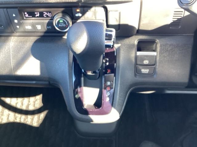 Ｎ－ＢＯＸカスタム コーディネートスタイル　オートクルーズ　マルチビューカメラ　フルセグ対応　Ｗ電動ドア　シートヒータ　ＬＥＤ　ＥＳＣ　リアカメラ　ＥＴＣ　ソナー　ベンチシート　ＤＶＤ　アイドリングストップ　エアコン（11枚目）