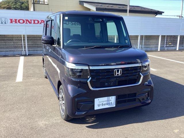 Ｎ－ＢＯＸカスタム ベースグレード　Ｗ電動ドア　ＣＭＢＳ　Ｄレコ　ベンチシート　オートエアコン　スマートキ　ＬＥＤ　盗難防止装置　クルコン　ＥＴＣ　バックカメラ　フルセグＴＶ　パワーステアリング　エアバッグ　ＥＳＣ（6枚目）