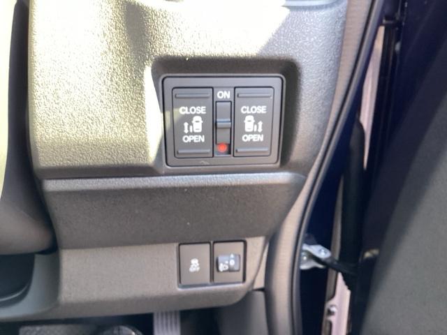 Ｎ－ＢＯＸカスタム ベースグレード　Ｗ電動ドア　ＣＭＢＳ　Ｄレコ　ベンチシート　オートエアコン　スマートキ　ＬＥＤ　盗難防止装置　クルコン　ＥＴＣ　バックカメラ　フルセグＴＶ　パワーステアリング　エアバッグ　ＥＳＣ（27枚目）