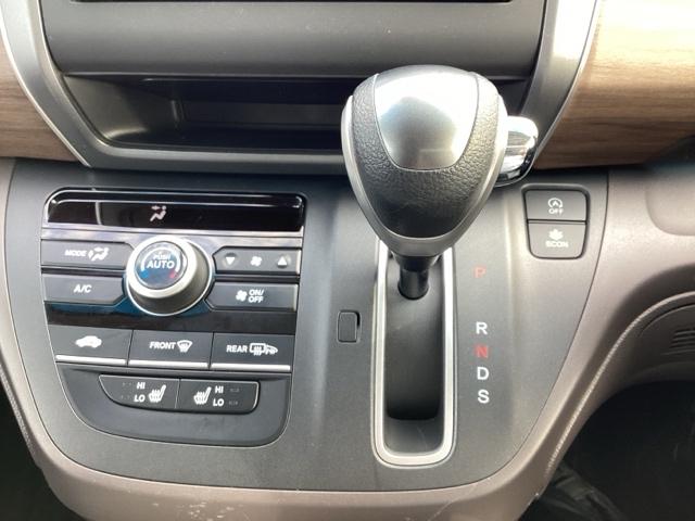 フリード G・ホンダセンシング Fセグ 追突被害軽減ブレーキ iストップ Wエアバッグ パワーウィンドウ アクティブクルーズコントロール スマートキ カーテンエアバッグ カラーバックモニター 整備点検記録簿(11枚目)