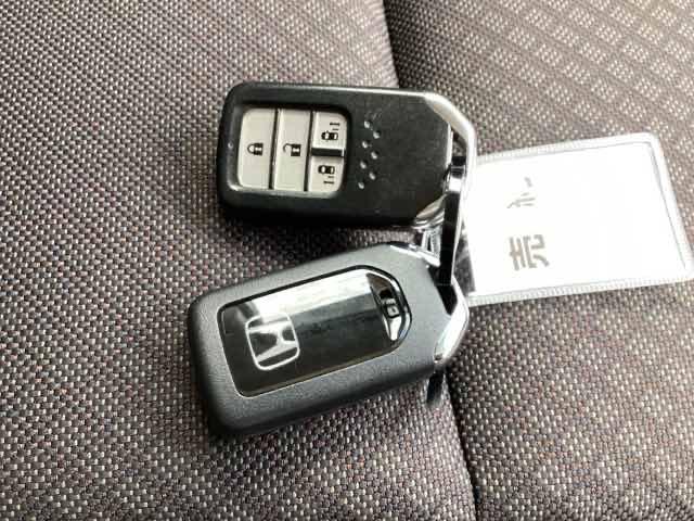 フリード G・ホンダセンシング Fセグ 追突被害軽減ブレーキ iストップ Wエアバッグ パワーウィンドウ アクティブクルーズコントロール スマートキ カーテンエアバッグ カラーバックモニター 整備点検記録簿(27枚目)