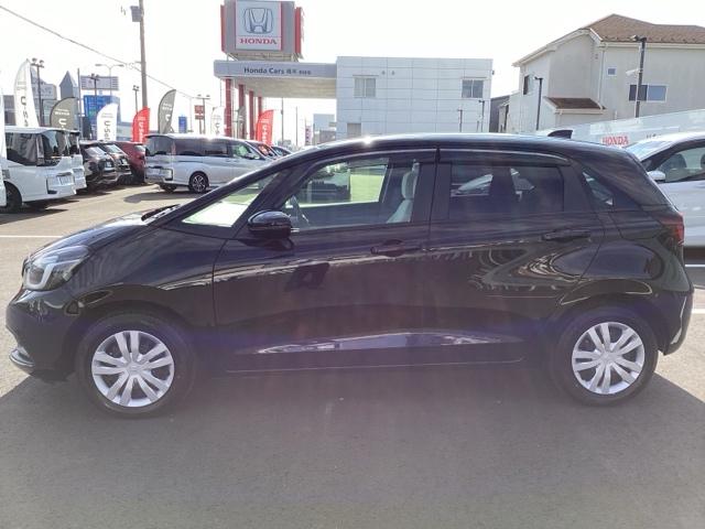 フィット e:HEVホーム 前後誤発進抑制機能 クリソナ 助手席エアバッグ 運転席エアバッグ アイドリングストップ LEDライト バックカメラ ABS サイドエアバッグ オートクルーズコントロール フルセグTV(5枚目)