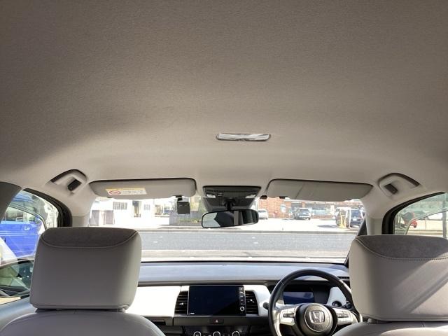 フィット e:HEVホーム 前後誤発進抑制機能 クリソナ 助手席エアバッグ 運転席エアバッグ アイドリングストップ LEDライト バックカメラ ABS サイドエアバッグ オートクルーズコントロール フルセグTV(13枚目)