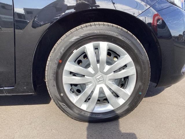 フィット e:HEVホーム 前後誤発進抑制機能 クリソナ 助手席エアバッグ 運転席エアバッグ アイドリングストップ LEDライト バックカメラ ABS サイドエアバッグ オートクルーズコントロール フルセグTV(19枚目)