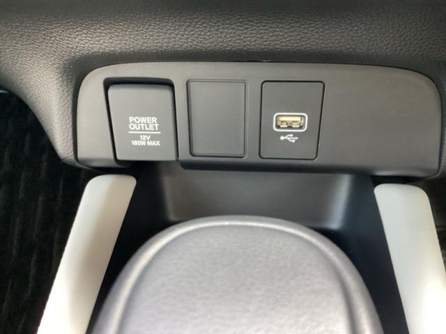 フィット e:HEVホーム 前後誤発進抑制機能 クリソナ 助手席エアバッグ 運転席エアバッグ アイドリングストップ LEDライト バックカメラ ABS サイドエアバッグ オートクルーズコントロール フルセグTV(26枚目)