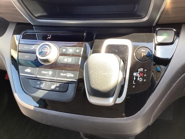 フリードハイブリッド ハイブリッド・G 両電動ドア クルコン スマキー パワーステアリング ベンチシート LEDライト フルセグTV ETC付 フルオートエアコン Bカメラ 盗難防止システム シートH キーフリー 記録簿付(11枚目)