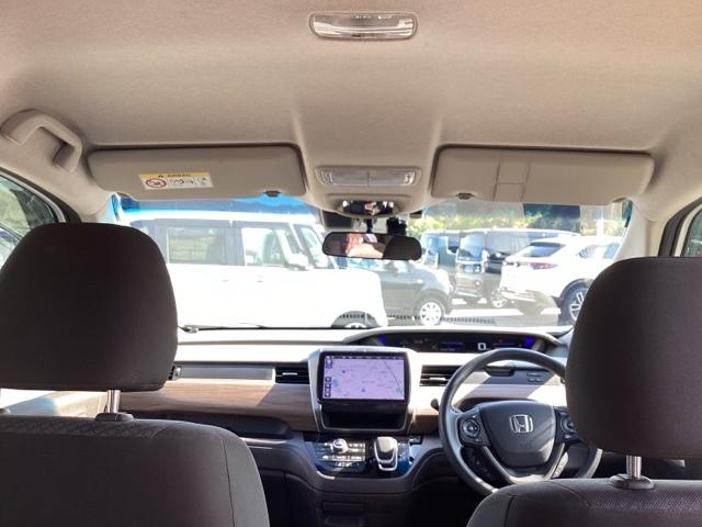 フリードハイブリッド ハイブリッド・G 両電動ドア クルコン スマキー パワーステアリング ベンチシート LEDライト フルセグTV ETC付 フルオートエアコン Bカメラ 盗難防止システム シートH キーフリー 記録簿付(12枚目)