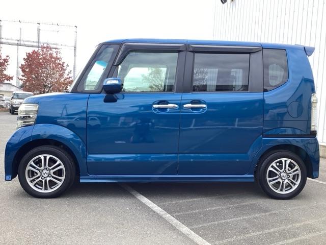 N-BOXカスタム 2トーンカラースタイルG・Aパッケージ ワンセグ 盗難防止装置 ESC スマートキープッシュスタート サイドエアバッグ オートエアコン アイドリングストップ キーフリー ベンチシート ABS DVD(4枚目)