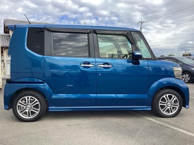 N-BOXカスタム 2トーンカラースタイルG・Aパッケージ ワンセグ 盗難防止装置 ESC スマートキープッシュスタート サイドエアバッグ オートエアコン アイドリングストップ キーフリー ベンチシート ABS DVD(8枚目)