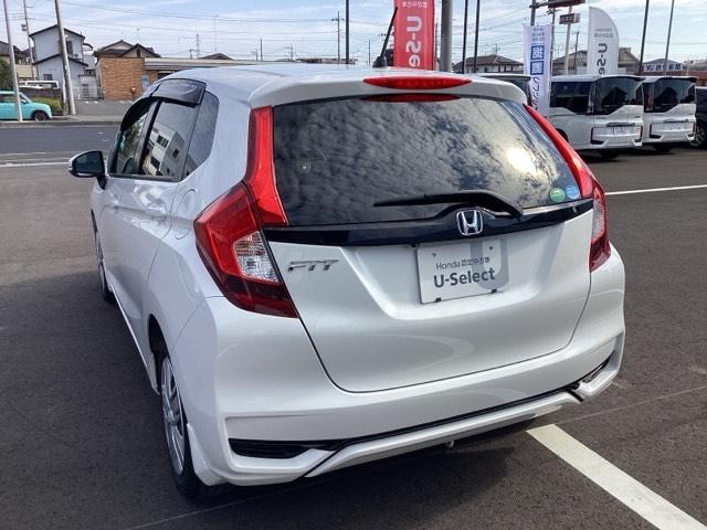 フィット 13G・Lホンダセンシング ETC車載器 サイドカーテンエアバック リアカメラ エアバック パワーウインドウ 記録簿 キーフリーシステム LEDライト オートエアコン VSA クルコン 盗難防止(9枚目)