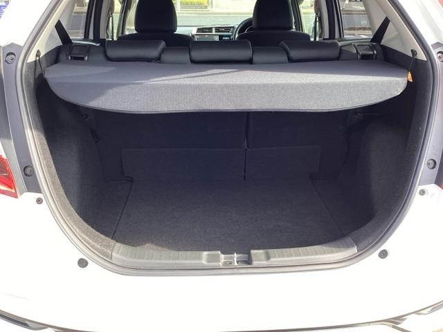 フィット 13G・Lホンダセンシング ETC車載器 サイドカーテンエアバック リアカメラ エアバック パワーウインドウ 記録簿 キーフリーシステム LEDライト オートエアコン VSA クルコン 盗難防止(18枚目)