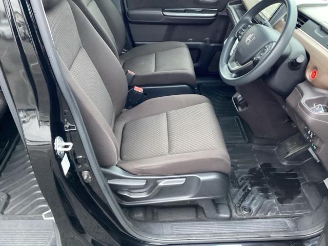 フリード G・ホンダセンシング Fセグ 追突被害軽減ブレーキ iストップ Wエアバッグ パワーウィンドウ アクティブクルーズコントロール スマートキ カラーバックモニター 整備点検記録簿 VSA エアコン(13枚目)