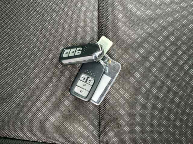 フリード G・ホンダセンシング Fセグ 追突被害軽減ブレーキ iストップ Wエアバッグ パワーウィンドウ アクティブクルーズコントロール スマートキ カラーバックモニター 整備点検記録簿 VSA エアコン(21枚目)