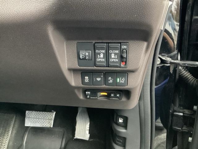 フリード G・ホンダセンシング Fセグ 追突被害軽減ブレーキ iストップ Wエアバッグ パワーウィンドウ アクティブクルーズコントロール スマートキ カラーバックモニター 整備点検記録簿 VSA エアコン(24枚目)