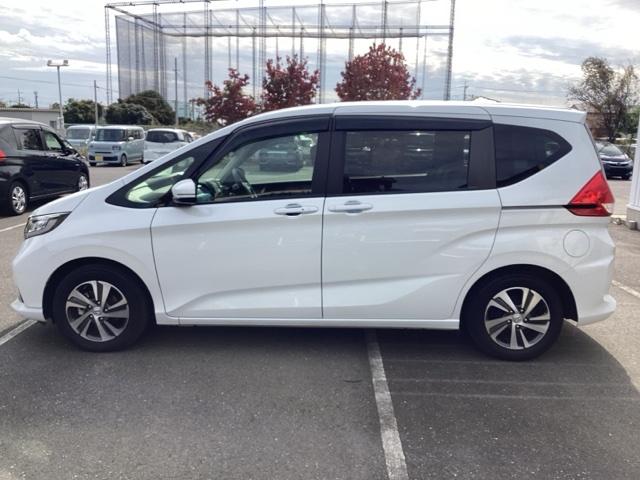 フリード+ G ワンオーナカー 衝突被害軽減システム ウォークスルー シ-トヒ-タ- 盗難防止装置 アイドリングストップ 両側パワースライドドア LEDヘッド Rカメ ESC エアバック ETC車載器 禁煙車(4枚目)