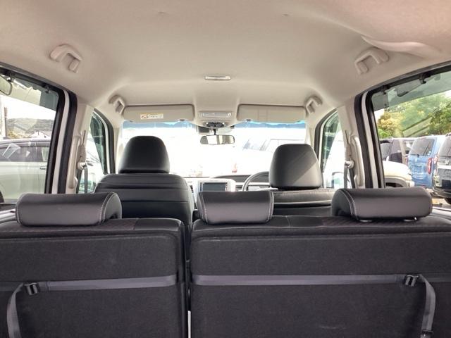 フリード+ G ワンオーナカー 衝突被害軽減システム ウォークスルー シ-トヒ-タ- 盗難防止装置 アイドリングストップ 両側パワースライドドア LEDヘッド Rカメ ESC エアバック ETC車載器 禁煙車(11枚目)