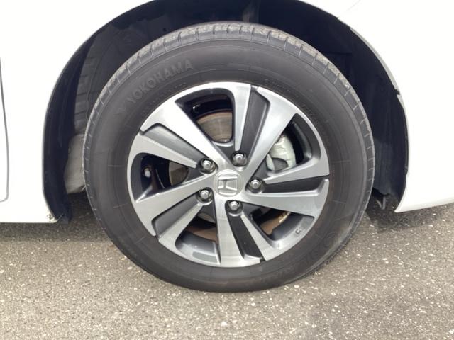 フリード+ G ワンオーナカー 衝突被害軽減システム ウォークスルー シ-トヒ-タ- 盗難防止装置 アイドリングストップ 両側パワースライドドア LEDヘッド Rカメ ESC エアバック ETC車載器 禁煙車(18枚目)