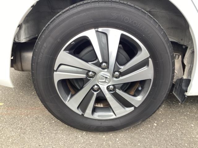 フリード+ G ワンオーナカー 衝突被害軽減システム ウォークスルー シ-トヒ-タ- 盗難防止装置 アイドリングストップ 両側パワースライドドア LEDヘッド Rカメ ESC エアバック ETC車載器 禁煙車(19枚目)