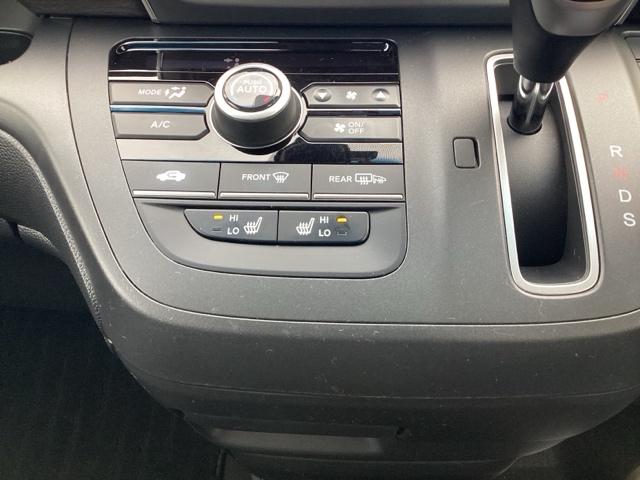 フリード+ G ワンオーナカー 衝突被害軽減システム ウォークスルー シ-トヒ-タ- 盗難防止装置 アイドリングストップ 両側パワースライドドア LEDヘッド Rカメ ESC エアバック ETC車載器 禁煙車(24枚目)