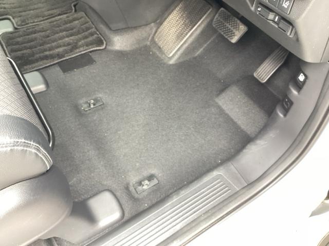 フリード+ G ワンオーナカー 衝突被害軽減システム ウォークスルー シ-トヒ-タ- 盗難防止装置 アイドリングストップ 両側パワースライドドア LEDヘッド Rカメ ESC エアバック ETC車載器 禁煙車(28枚目)