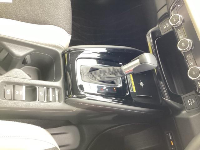 ヴェゼル e:HEVZ・PLaYパッケージ オートクルーズコントロール アイドリングストップ LEDヘッド 電動テールゲート 衝突被害軽減システム リヤカメラ フルセグテレビ 横滑り防止装置 ETC(11枚目)