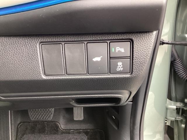 ヴェゼル e:HEVZ・PLaYパッケージ オートクルーズコントロール アイドリングストップ LEDヘッド 電動テールゲート 衝突被害軽減システム リヤカメラ フルセグテレビ 横滑り防止装置 ETC(24枚目)