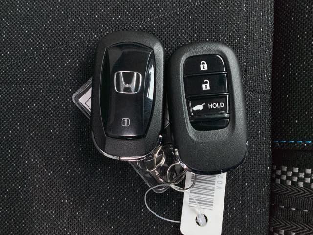 ヴェゼル e:HEVZ・PLaYパッケージ オートクルーズコントロール アイドリングストップ LEDヘッド 電動テールゲート 衝突被害軽減システム リヤカメラ フルセグテレビ 横滑り防止装置 ETC(29枚目)