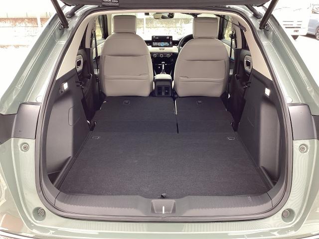 ヴェゼル e:HEVZ・PLaYパッケージ オートクルーズコントロール アイドリングストップ LEDヘッド 電動テールゲート 衝突被害軽減システム リヤカメラ フルセグテレビ 横滑り防止装置 ETC(32枚目)