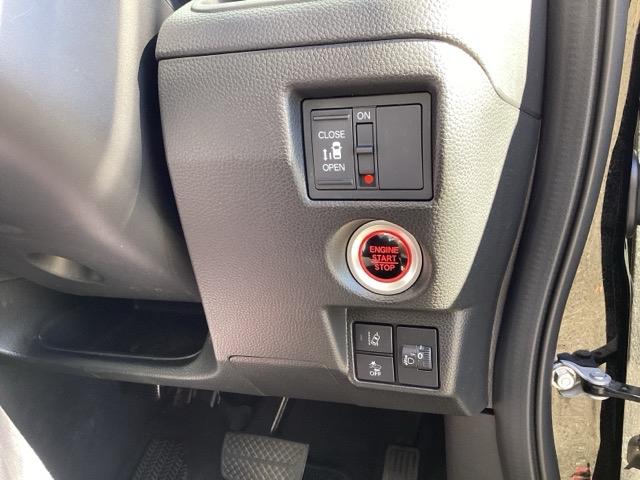 N-BOXカスタム G・Lターボホンダセンシング Bモニタ クルーズコントロール ナビTV キーレスエントリー VSA ベンチS LEDランプ 助手席エアバック ターボモデル ワンセグテレビ PW サイドSRS PS(27枚目)