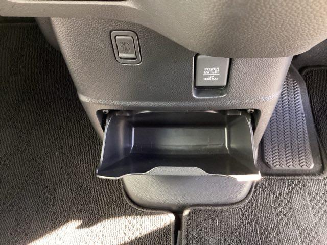 N-BOXカスタム G・Lターボホンダセンシング Bモニタ クルーズコントロール ナビTV キーレスエントリー VSA ベンチS LEDランプ 助手席エアバック ターボモデル ワンセグテレビ PW サイドSRS PS(32枚目)