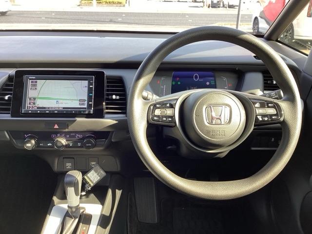 フィット e:HEVベーシック カーテンエアバッグ CMBS Rカメ セキュリティアラーム アイドリングストップ スマートキー LEDヘッド パワーウインドウ オートエアコン ETC車載器 クルーズコントロール(15枚目)