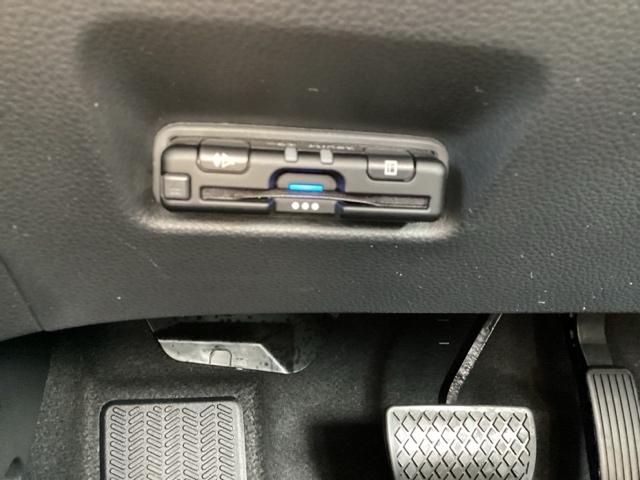 フィット e:HEVベーシック カーテンエアバッグ CMBS Rカメ セキュリティアラーム アイドリングストップ スマートキー LEDヘッド パワーウインドウ オートエアコン ETC車載器 クルーズコントロール(25枚目)